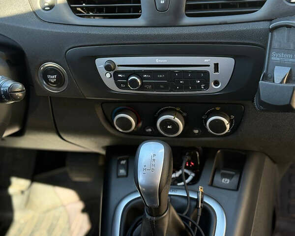 Сірий Рено Гранд Сценік, об'ємом двигуна 1.46 л та пробігом 350 тис. км за 7000 $, фото 17 на Automoto.ua