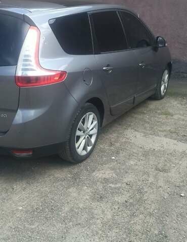 Сірий Рено Гранд Сценік, об'ємом двигуна 1.6 л та пробігом 237 тис. км за 7700 $, фото 19 на Automoto.ua