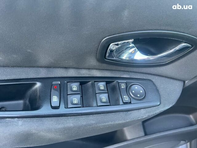 Серый Рено Гранд Сценик, объемом двигателя 1.5 л и пробегом 281 тыс. км за 9740 $, фото 12 на Automoto.ua