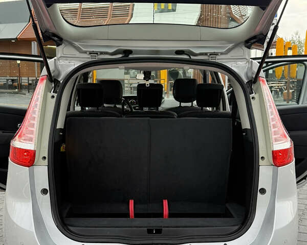 Сірий Рено Гранд Сценік, об'ємом двигуна 1.5 л та пробігом 203 тис. км за 8250 $, фото 17 на Automoto.ua