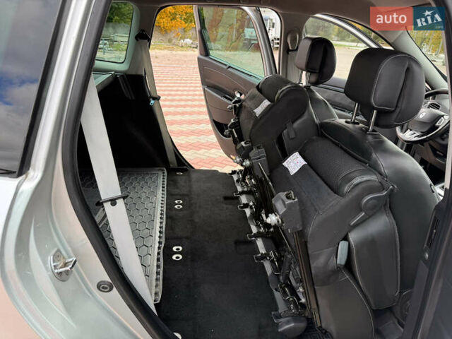 Серый Рено Гранд Сценик, объемом двигателя 2 л и пробегом 187 тыс. км за 8750 $, фото 27 на Automoto.ua