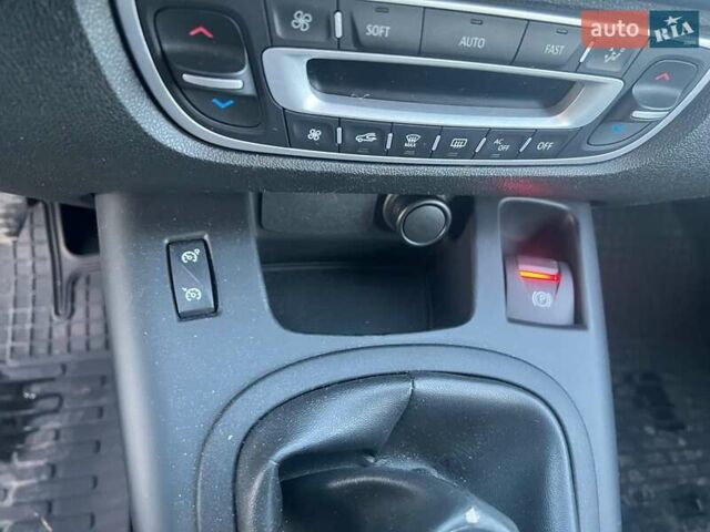 Серый Рено Гранд Сценик, объемом двигателя 1.5 л и пробегом 281 тыс. км за 9740 $, фото 19 на Automoto.ua