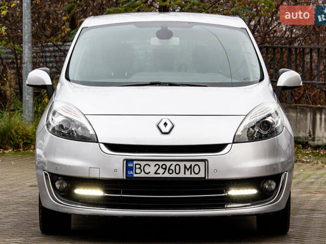 Серый Рено Гранд Сценик, объемом двигателя 1.46 л и пробегом 344 тыс. км за 7900 $, фото 2 на Automoto.ua