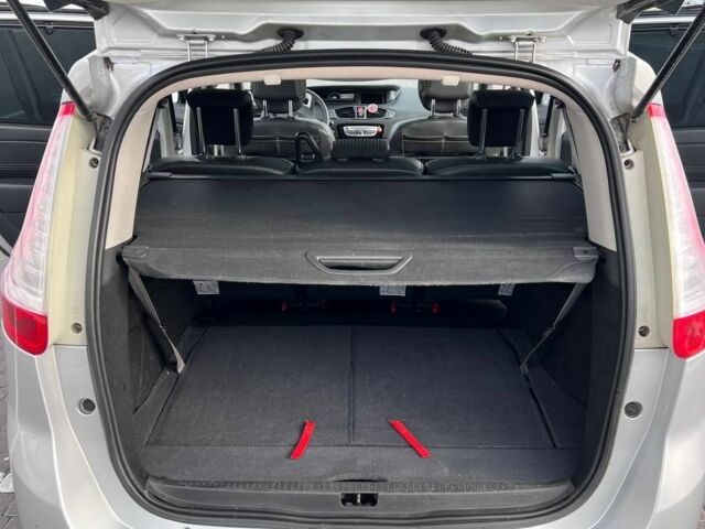 Серый Рено Гранд Сценик, объемом двигателя 1.5 л и пробегом 363 тыс. км за 7600 $, фото 13 на Automoto.ua