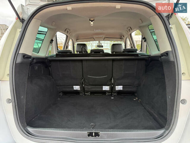 Серый Рено Гранд Сценик, объемом двигателя 2 л и пробегом 187 тыс. км за 8750 $, фото 32 на Automoto.ua