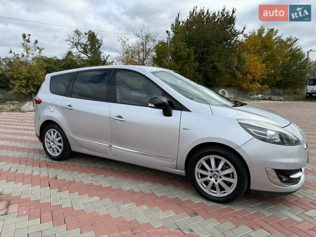 Серый Рено Гранд Сценик, объемом двигателя 2 л и пробегом 187 тыс. км за 8750 $, фото 7 на Automoto.ua