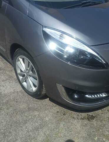 Сірий Рено Гранд Сценік, об'ємом двигуна 1.6 л та пробігом 237 тис. км за 7700 $, фото 5 на Automoto.ua