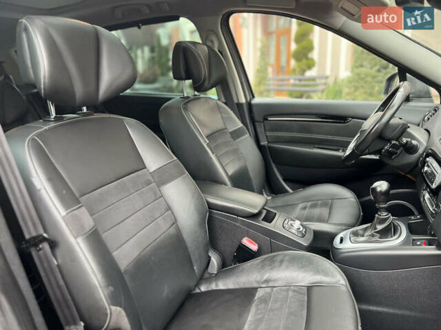 Серый Рено Гранд Сценик, объемом двигателя 1.6 л и пробегом 238 тыс. км за 9500 $, фото 4 на Automoto.ua