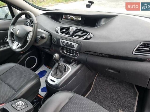 Сірий Рено Гранд Сценік, об'ємом двигуна 1.5 л та пробігом 230 тис. км за 8650 $, фото 31 на Automoto.ua