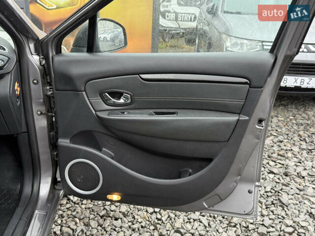 Серый Рено Гранд Сценик, объемом двигателя 1.5 л и пробегом 208 тыс. км за 9200 $, фото 37 на Automoto.ua