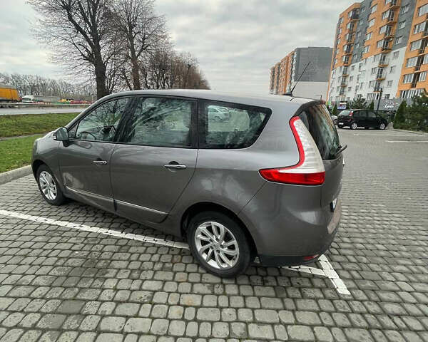 Серый Рено Гранд Сценик, объемом двигателя 1.46 л и пробегом 262 тыс. км за 7900 $, фото 2 на Automoto.ua