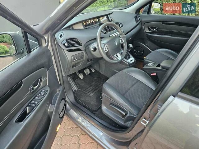 Сірий Рено Гранд Сценік, об'ємом двигуна 1.6 л та пробігом 216 тис. км за 8800 $, фото 7 на Automoto.ua