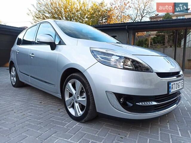 Серый Рено Гранд Сценик, объемом двигателя 1.6 л и пробегом 239 тыс. км за 8700 $, фото 12 на Automoto.ua