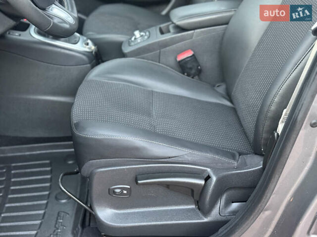 Серый Рено Гранд Сценик, объемом двигателя 2 л и пробегом 241 тыс. км за 10450 $, фото 52 на Automoto.ua