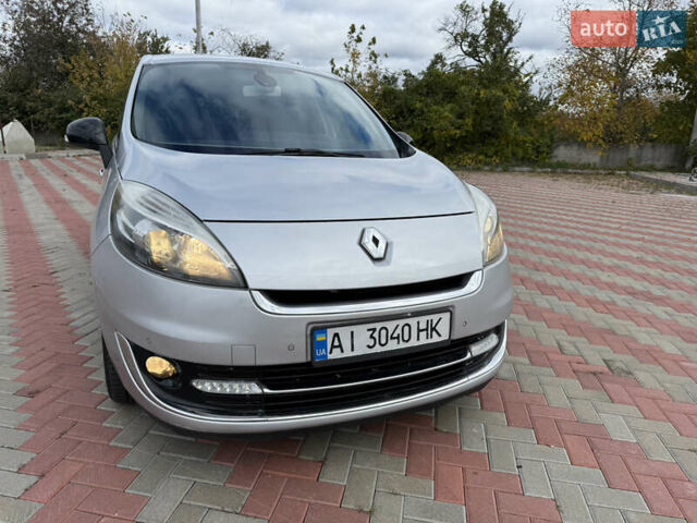 Серый Рено Гранд Сценик, объемом двигателя 2 л и пробегом 187 тыс. км за 8750 $, фото 4 на Automoto.ua