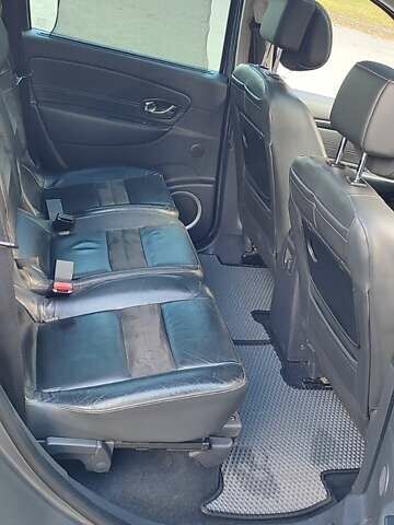 Сірий Рено Гранд Сценік, об'ємом двигуна 1.46 л та пробігом 250 тис. км за 8500 $, фото 19 на Automoto.ua