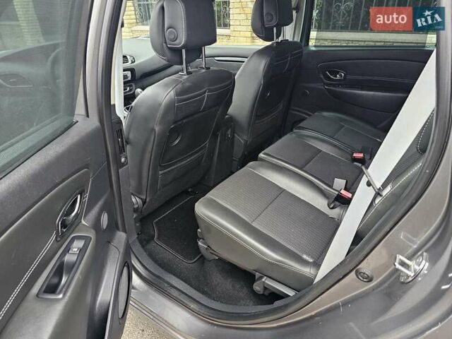 Серый Рено Гранд Сценик, объемом двигателя 1.6 л и пробегом 217 тыс. км за 8900 $, фото 8 на Automoto.ua