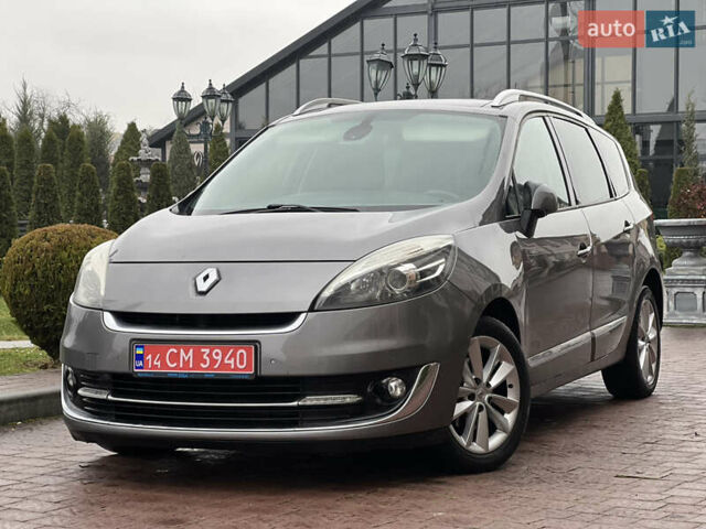 Серый Рено Гранд Сценик, объемом двигателя 1.6 л и пробегом 238 тыс. км за 9500 $, фото 11 на Automoto.ua