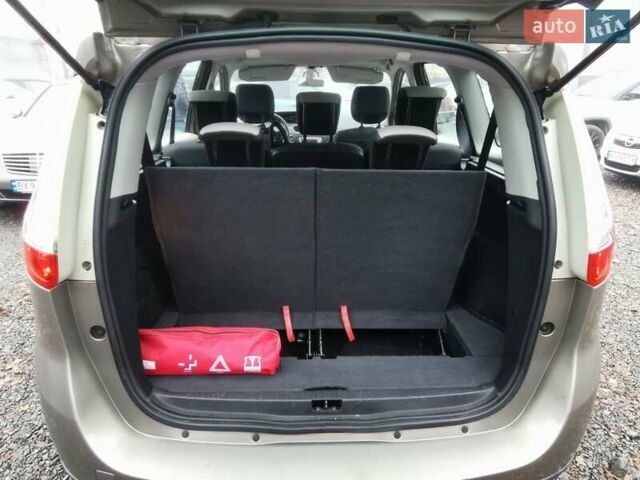 Сірий Рено Гранд Сценік, об'ємом двигуна 1.5 л та пробігом 238 тис. км за 8700 $, фото 51 на Automoto.ua