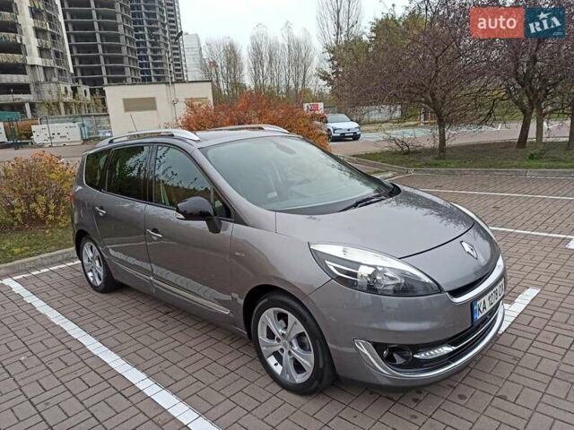 Серый Рено Гранд Сценик, объемом двигателя 1.6 л и пробегом 205 тыс. км за 10500 $, фото 2 на Automoto.ua