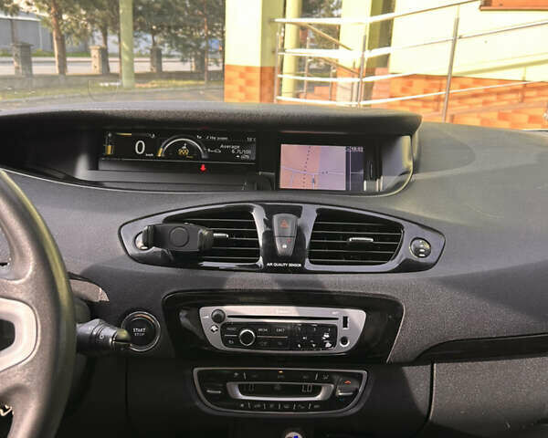 Серый Рено Гранд Сценик, объемом двигателя 1.6 л и пробегом 266 тыс. км за 7700 $, фото 26 на Automoto.ua