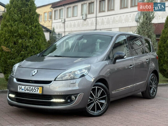 Серый Рено Гранд Сценик, объемом двигателя 2 л и пробегом 241 тыс. км за 10450 $, фото 21 на Automoto.ua