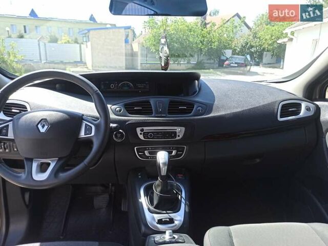 Серый Рено Гранд Сценик, объемом двигателя 1.5 л и пробегом 247 тыс. км за 8400 $, фото 9 на Automoto.ua