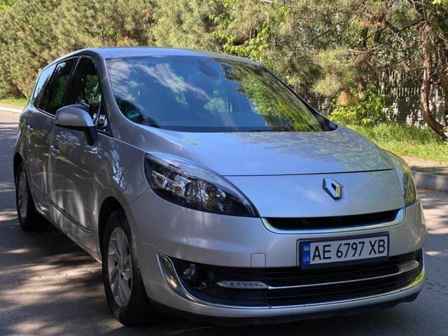 Сірий Рено Гранд Сценік, об'ємом двигуна 1.5 л та пробігом 220 тис. км за 7850 $, фото 5 на Automoto.ua