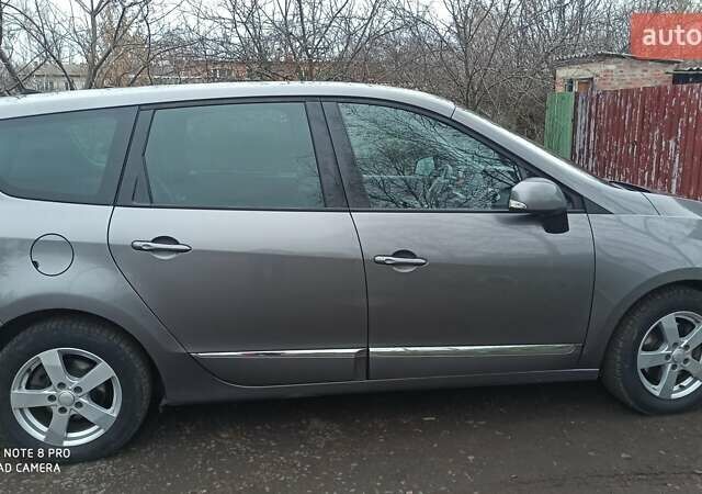 Сірий Рено Гранд Сценік, об'ємом двигуна 1.5 л та пробігом 230 тис. км за 8500 $, фото 3 на Automoto.ua