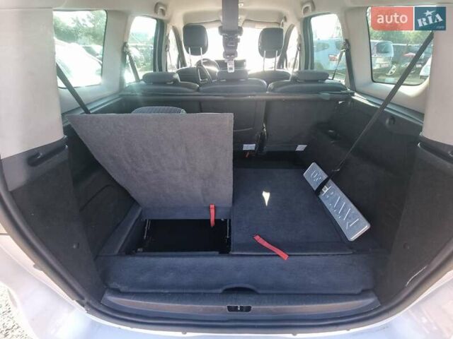 Сірий Рено Гранд Сценік, об'ємом двигуна 1.5 л та пробігом 230 тис. км за 8650 $, фото 35 на Automoto.ua