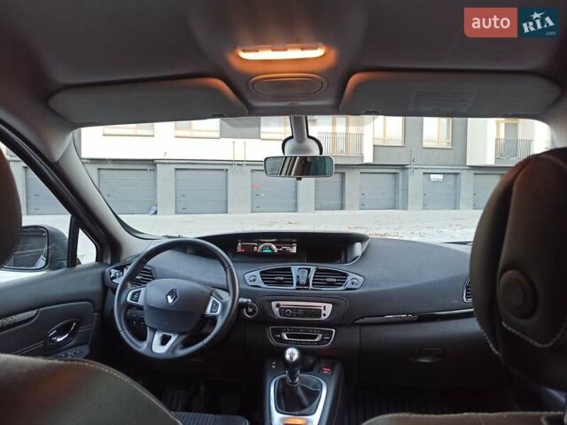 Серый Рено Гранд Сценик, объемом двигателя 1.6 л и пробегом 239 тыс. км за 8700 $, фото 49 на Automoto.ua
