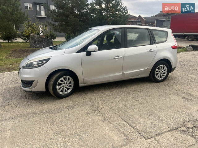 Серый Рено Гранд Сценик, объемом двигателя 1.5 л и пробегом 264 тыс. км за 7000 $, фото 3 на Automoto.ua