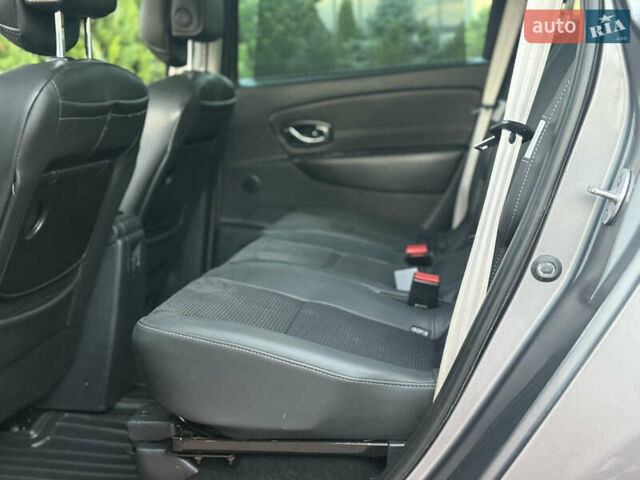 Серый Рено Гранд Сценик, объемом двигателя 2 л и пробегом 241 тыс. км за 10950 $, фото 56 на Automoto.ua