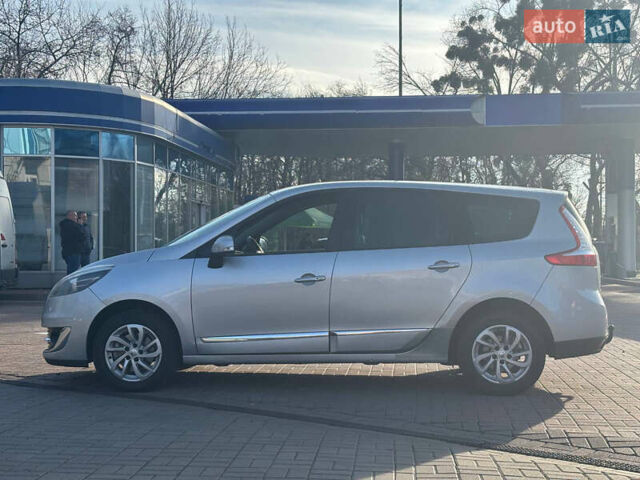 Серый Рено Гранд Сценик, объемом двигателя 1.46 л и пробегом 272 тыс. км за 8999 $, фото 6 на Automoto.ua