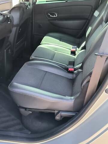 Серый Рено Гранд Сценик, объемом двигателя 1.5 л и пробегом 301 тыс. км за 8700 $, фото 7 на Automoto.ua