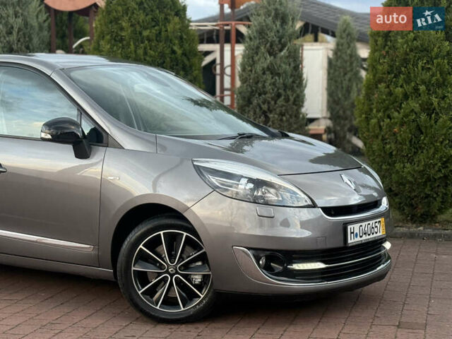 Серый Рено Гранд Сценик, объемом двигателя 2 л и пробегом 241 тыс. км за 10450 $, фото 8 на Automoto.ua