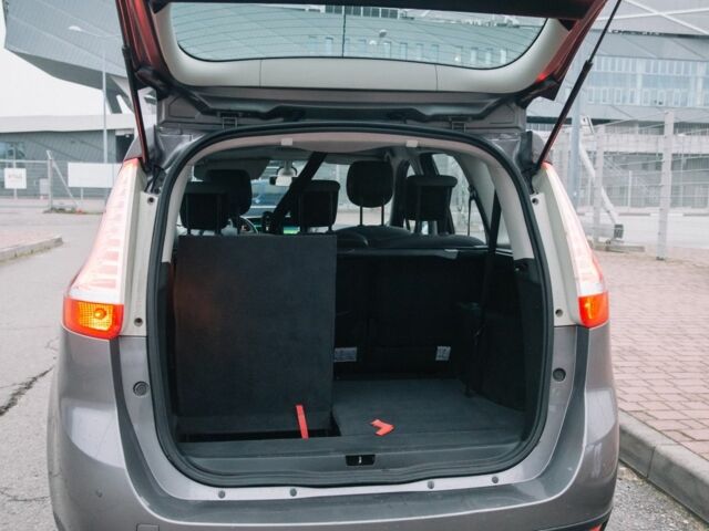 Сірий Рено Гранд Сценік, об'ємом двигуна 1.5 л та пробігом 281 тис. км за 9400 $, фото 10 на Automoto.ua