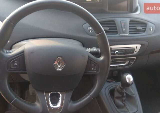 Серый Рено Гранд Сценик, объемом двигателя 1.5 л и пробегом 260 тыс. км за 10000 $, фото 24 на Automoto.ua