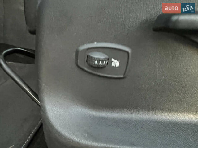 Серый Рено Гранд Сценик, объемом двигателя 0 л и пробегом 207 тыс. км за 10999 $, фото 37 на Automoto.ua