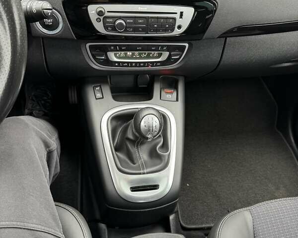 Сірий Рено Гранд Сценік, об'ємом двигуна 1.5 л та пробігом 168 тис. км за 10950 $, фото 34 на Automoto.ua