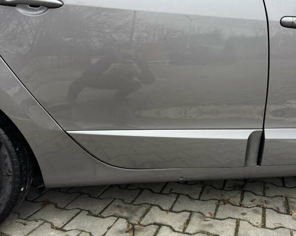 Сірий Рено Гранд Сценік, об'ємом двигуна 1.6 л та пробігом 251 тис. км за 9300 $, фото 5 на Automoto.ua