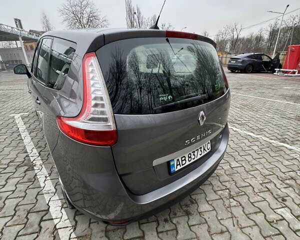 Сірий Рено Гранд Сценік, об'ємом двигуна 1.6 л та пробігом 251 тис. км за 9300 $, фото 7 на Automoto.ua