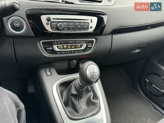 Сірий Рено Гранд Сценік, об'ємом двигуна 1.5 л та пробігом 168 тис. км за 10950 $, фото 35 на Automoto.ua