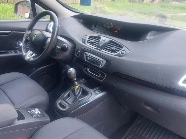 Сірий Рено Гранд Сценік, об'ємом двигуна 1.5 л та пробігом 278 тис. км за 7000 $, фото 1 на Automoto.ua