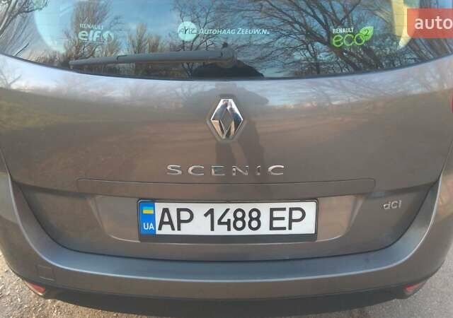 Серый Рено Гранд Сценик, объемом двигателя 1.5 л и пробегом 260 тыс. км за 10000 $, фото 7 на Automoto.ua