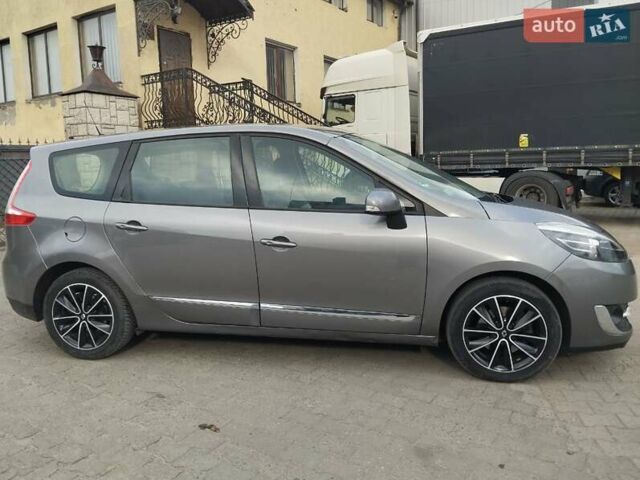 Серый Рено Гранд Сценик, объемом двигателя 1.5 л и пробегом 219 тыс. км за 10400 $, фото 5 на Automoto.ua