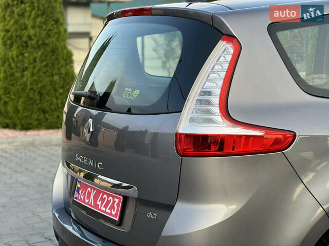 Сірий Рено Гранд Сценік, об'ємом двигуна 1.5 л та пробігом 210 тис. км за 10000 $, фото 43 на Automoto.ua