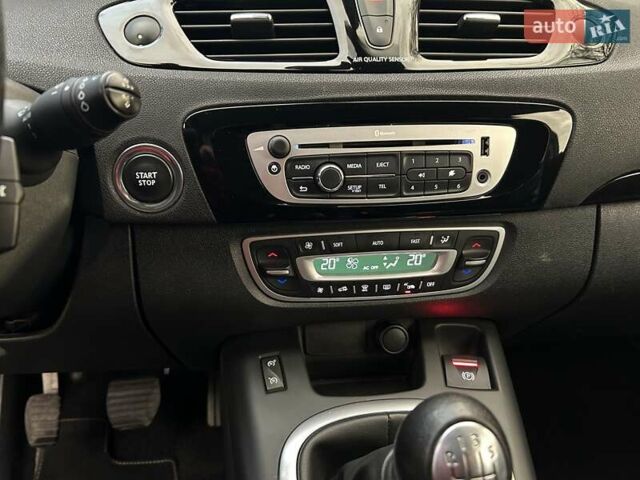 Серый Рено Гранд Сценик, объемом двигателя 1.2 л и пробегом 237 тыс. км за 7799 $, фото 31 на Automoto.ua