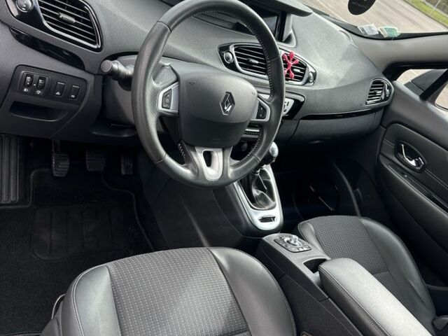 Сірий Рено Гранд Сценік, об'ємом двигуна 1.6 л та пробігом 222 тис. км за 8900 $, фото 7 на Automoto.ua