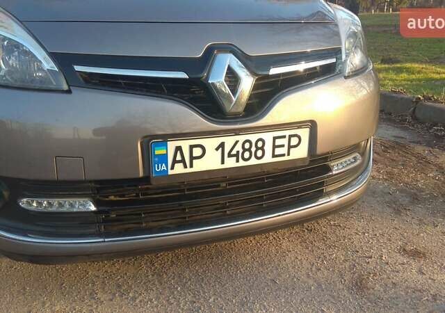 Серый Рено Гранд Сценик, объемом двигателя 1.5 л и пробегом 260 тыс. км за 10000 $, фото 5 на Automoto.ua